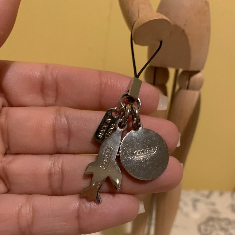 Coach Cell Tag - Picture 4 of 5